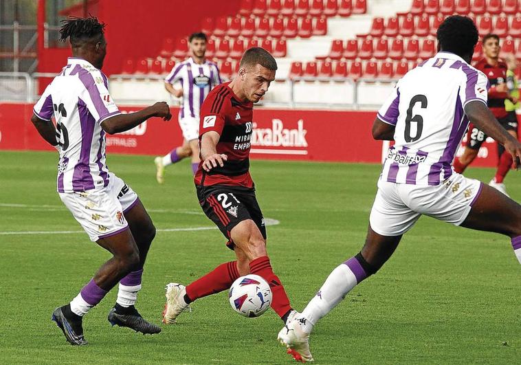 El lateral Diego Moreno llega con «disposición e ilusión» al Efesé
